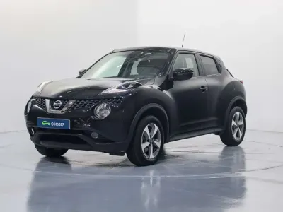 Käytetty Nissan Juke N-Connecta 110 HP (80 kW) 2019 Musta Katumaasturi