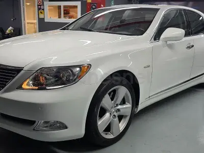 Usado Lexus LS460 Luxury Line 380 CV (279 kW) 2008 Blanco Berlina