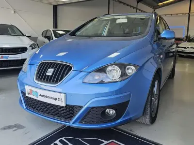 Usado Seat Altea Ecomotive 105 CV (77 kW) 2015 Azul Monovolumen