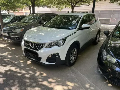 Usado Peugeot 3008 Active 131 CV (96 kW) 2018 Blanco SUV