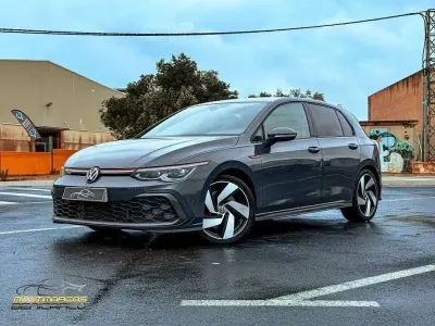 Usado VW Golf VIII GTI 245 CV (180 kW) 2022 Gris Utilitario