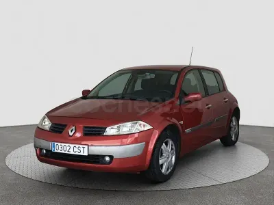 Usado Renault Mégane Authentique 115 CV (84 kW) 2004 Granate Berlina