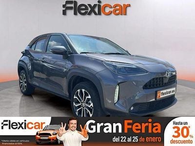 Gris Usado 2024 Toyota Yaris Hybrid Active SUV | 23.990 € (Precio justo)