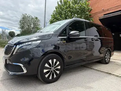 Käytetty Mercedes EQV300 2022 Eléctrico Tila-auto