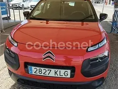 Usado Citroën C4 Feel 100 CV (73 kW) 2018 Rojo Berlina