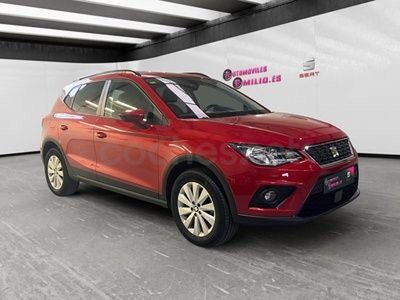 Usado Seat Arona Ecomotive 95 CV (69 kW) 2018 Rojo SUV
