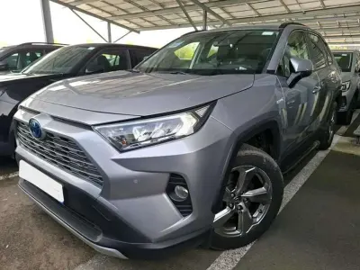 Usado Toyota RAV4 Hybrid Style 222 CV (163 kW) 2020 Gris / plata SUV
