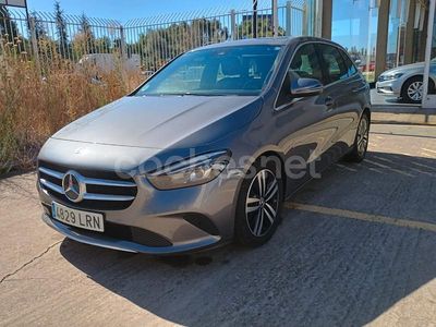 Usado Mercedes B180 116 CV (85 kW) 2021 Beige Monovolumen