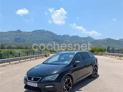 Usado Seat Leon ST Style 115 CV (84 kW) 2019 Negro Familiar