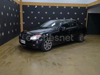 Usado Mercedes C200 136 CV (100 kW) 2010 Negro Berlina