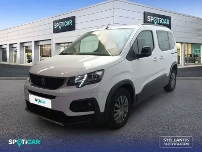 Usado Peugeot Rifter Allure 101 CV (74 kW) 2023 Blanco Monovolumen