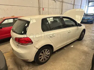 Usado VW Golf VI 105 CV (77 kW) 2010 Blanco Utilitario