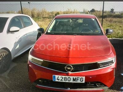 Usado Opel Astra Edition 130 CV (95 kW) 2023 Rojo Berlina