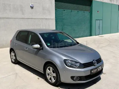 Usado VW Golf VI Advance 105 CV (77 kW) 2011 Gris / plata Utilitario