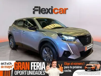 Usado Peugeot 2008 Active 101 CV (74 kW) 2022 Gris SUV