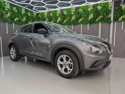 Usado Nissan Juke N-Connecta 114 CV (83 kW) 2022 Gris SUV