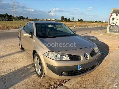 Usado Renault Mégane Cabriolet Authentique 110 CV (80 kW) 2007 Beige Descapotable