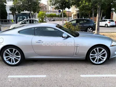 Usado Jaguar XK8 298 CV (219 kW) 2006 Gris / plata Coupe