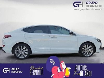 Usado Hyundai i30 Style 140 CV (102 kW) 2020 Blanco Berlina