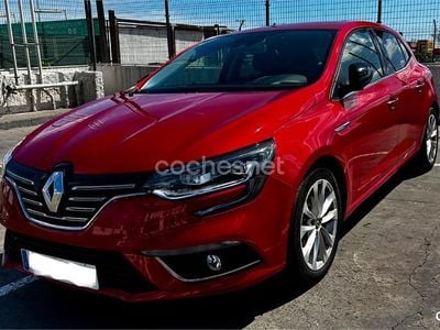 Usado Renault Mégane IV Zen 110 CV (80 kW) 2018 Rojo Berlina