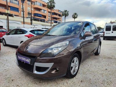 Usado Renault Scénic III Bose Edition 130 CV (95 kW) 2011 Marrón Monovolumen