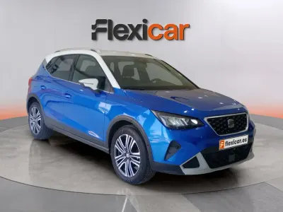 Usado Seat Arona Xperience 116 CV (85 kW) 2025 Azul SUV