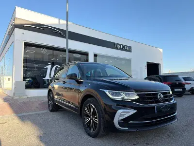 Usado VW Tiguan Sportline 150 CV (110 kW) 2021 Negro SUV