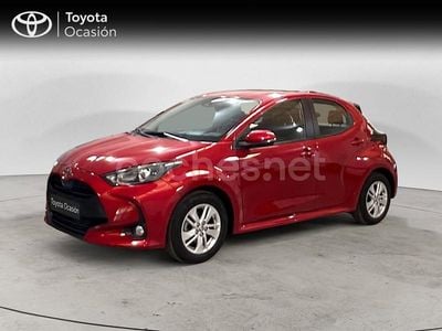 Rojo Usado 2024 Toyota Yaris Berlina | 18.750 € (Precio justo)