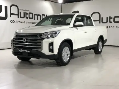 Usado SsangYong Musso 202 CV (148 kW) 2023 Blanco Pickup/Camioneta