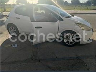 Usado Peugeot 208 Access 68 CV (50 kW) 2014 Blanco Utilitario