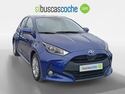 Usado Toyota Yaris Edition 125 CV (91 kW) 2021 Rojo Utilitario