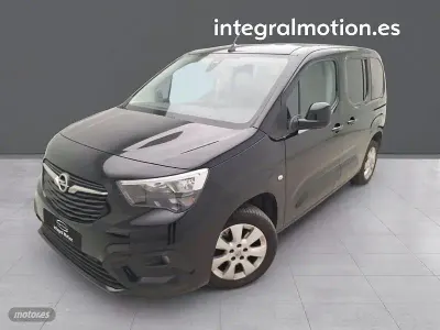 Usado Opel Combo Life Elegance 130 HP (95 kW) 2022 Preto Van