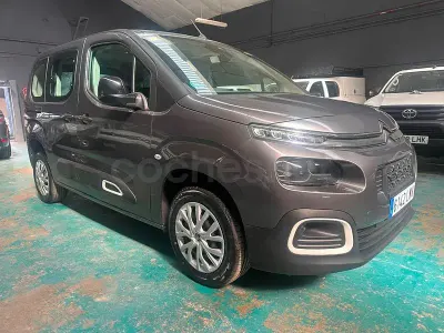 Usado Citroën Berlingo Live 102 CV (75 kW) 2022 Gris / plata Monovolumen