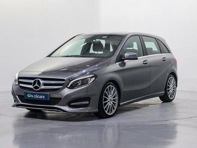 Usado Mercedes B200 150 CV (110 kW) 2019 Gris / plata Monovolumen