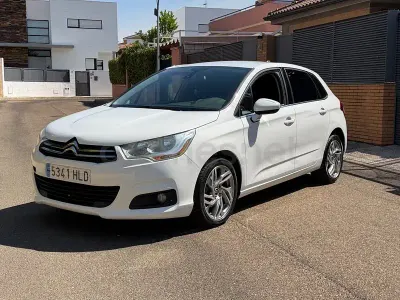 Usado Citroën C4 112 CV (82 kW) 2012 Blanco Berlina