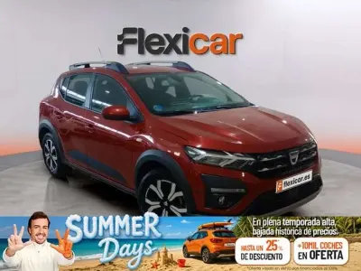 Usado Dacia Sandero Essentiel 101 CV (74 kW) 2021 Rojo Utilitario