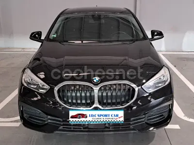 Usado BMW 118 Comfort Edition 136 CV (100 kW) 2021 Negro Berlina
