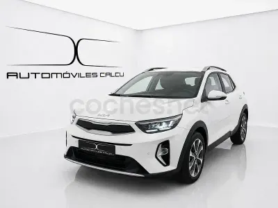Usado Kia Stonic Style 100 CV (73 kW) 2025 Blanco SUV