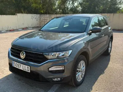 Usado VW T-Roc Advance 115 CV (84 kW) 2020 Gris / plata SUV