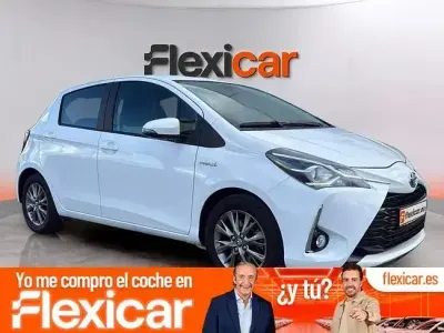 Usado Toyota Yaris Active 116 CV (85 kW) 2021 Blanco Utilitario