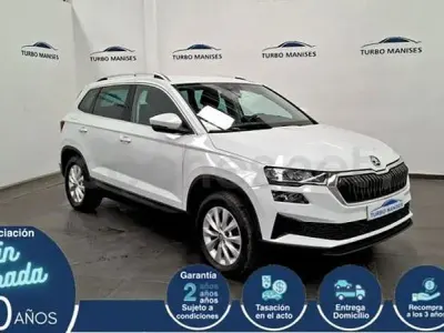 Usado Skoda Karoq Ambition 150 CV (110 kW) 2023 Blanco SUV