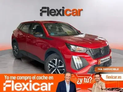 Usado Peugeot 2008 Active 100 CV (73 kW) 2023 Rojo SUV