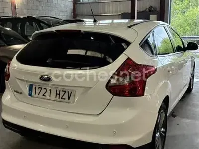 Usado Ford Focus Titanium 115 CV (84 kW) 2014 Blanco Berlina