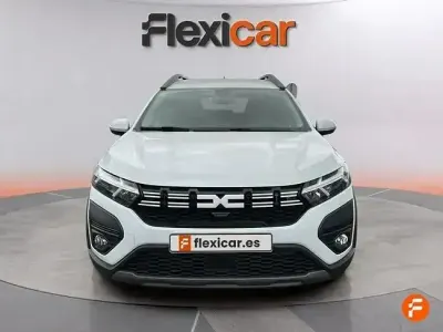Usado Dacia Jogger Expression 110 CV (80 kW) 2023 Blanco Monovolumen