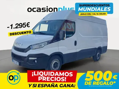 Usado Iveco Daily 116 CV (85 kW) 2017 Blanco Berlina