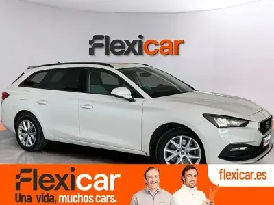 Usado Seat Leon Style 150 CV (110 kW) 2022 Blanco Berlina