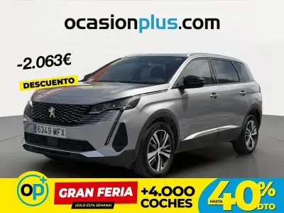 Usado Peugeot 5008 Allure 130 CV (95 kW) 2023 Gris SUV