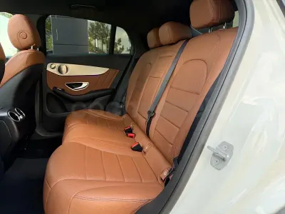Usado Mercedes GLC220 194 CV (142 kW) 2021 Blanco SUV