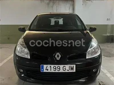 Usado Renault Clio II 75 CV (55 kW) 2008 Negro Berlina