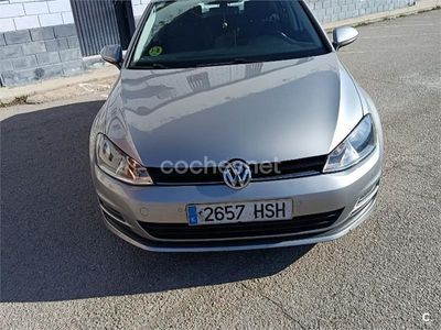 Usado VW Golf VII 105 CV (77 kW) 2013 Gris / plata Berlina